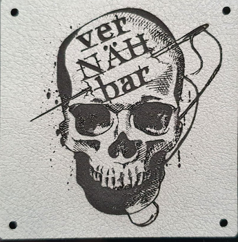 Vernähbar Skull mit Schriftzug - Kunstlederpatch